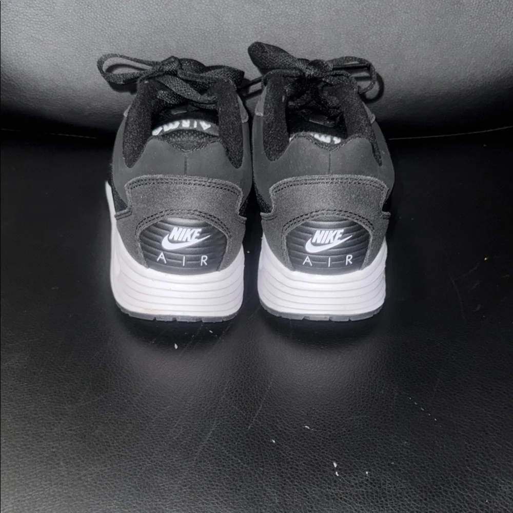 Nike Air Max Black‎ and White Mesh Athletic Shoes.